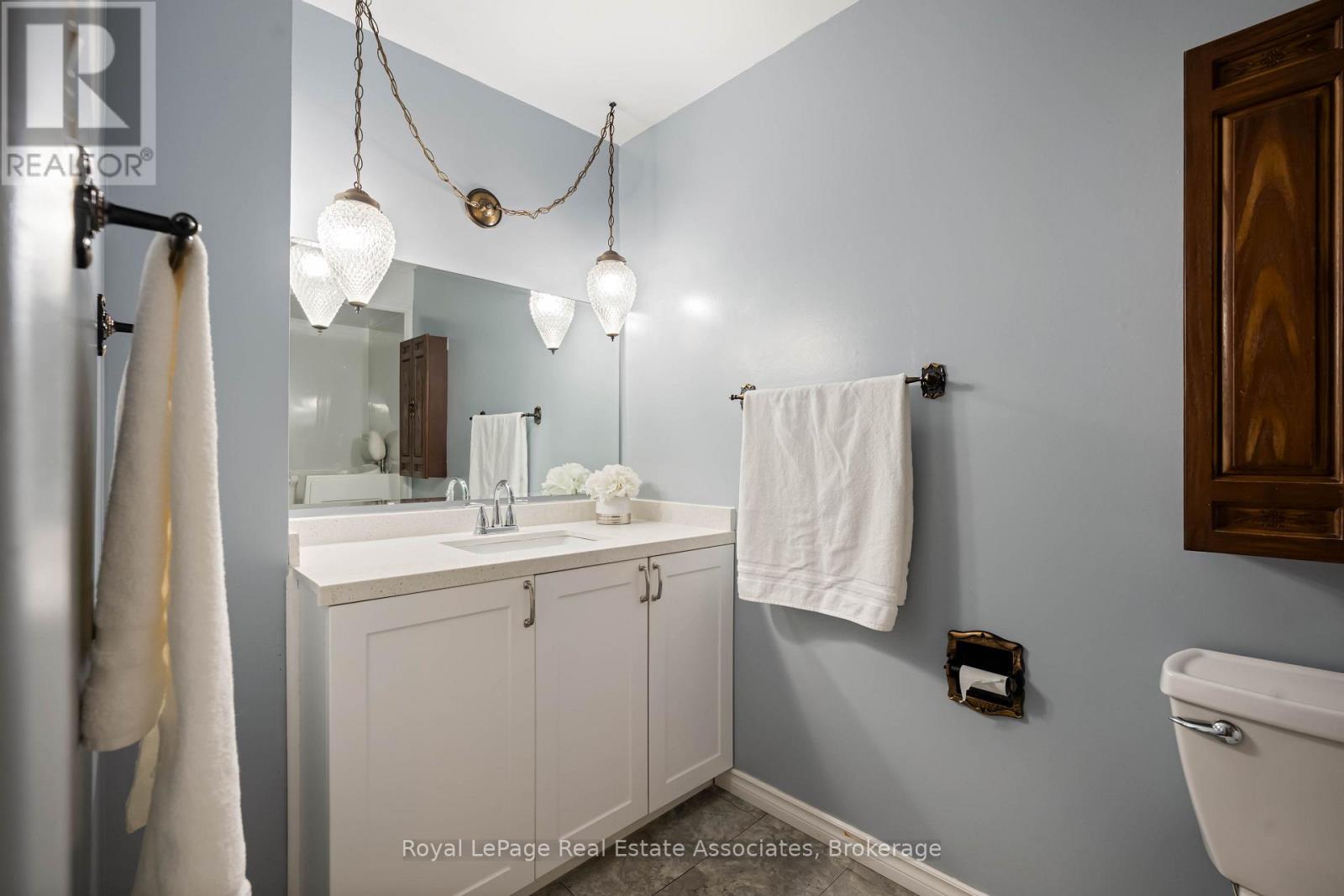 256 ARCHDEKIN DRIVE - 17