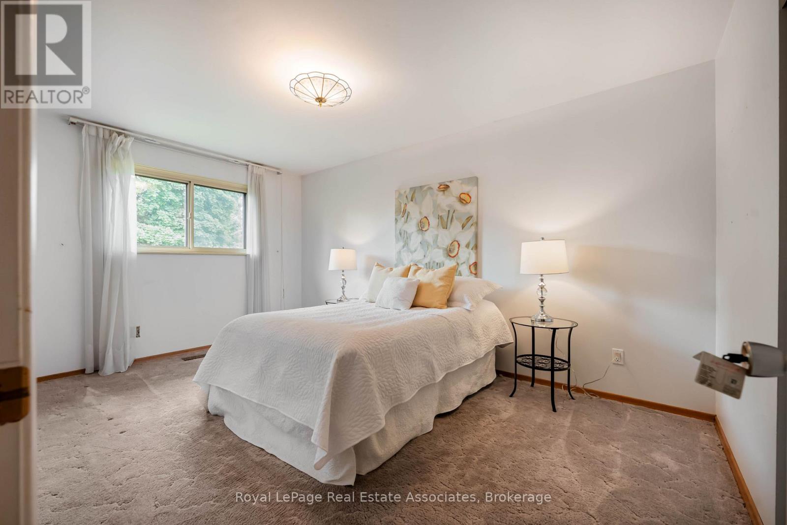256 ARCHDEKIN DRIVE - 20