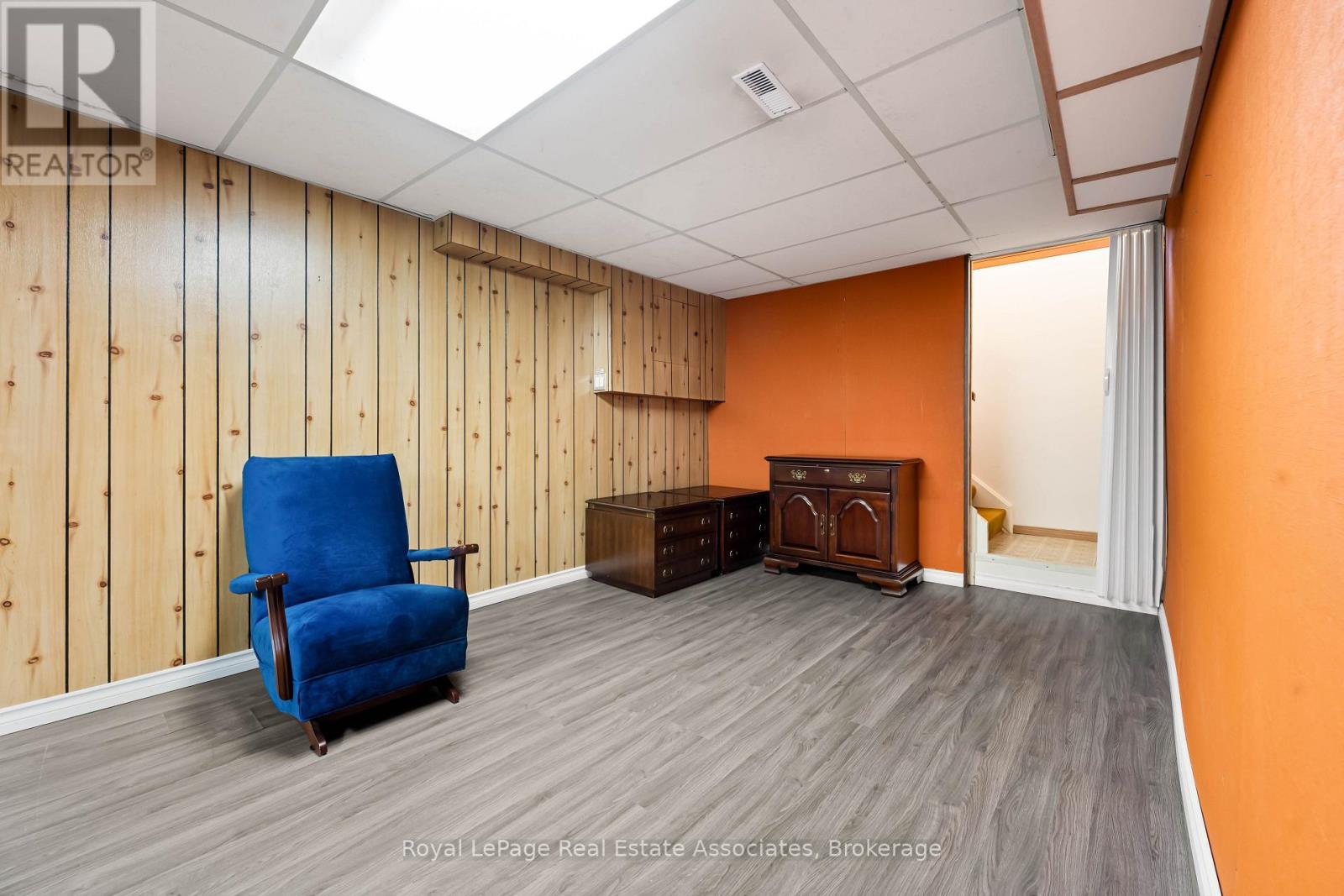256 ARCHDEKIN DRIVE - 24