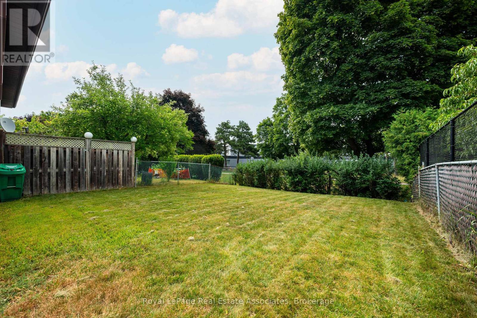 256 ARCHDEKIN DRIVE - 29