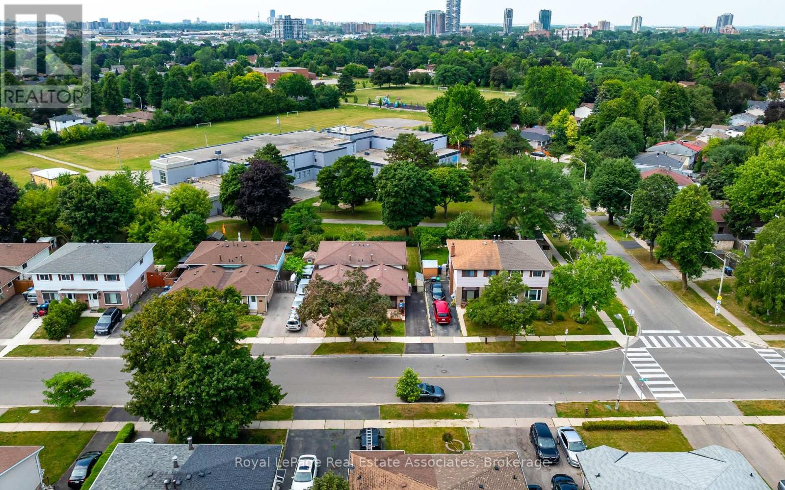 256 ARCHDEKIN DRIVE - 3