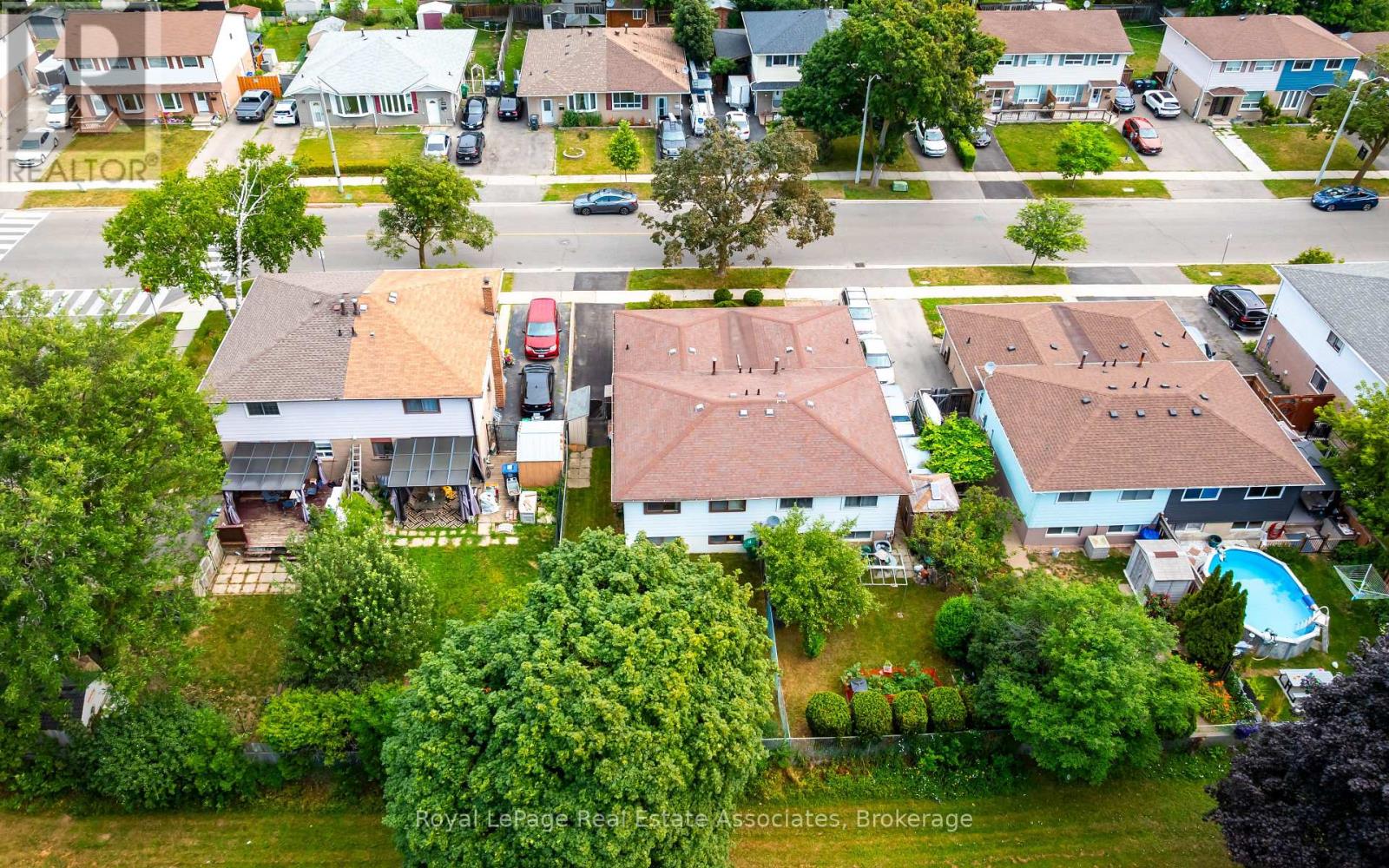 256 ARCHDEKIN DRIVE - 33