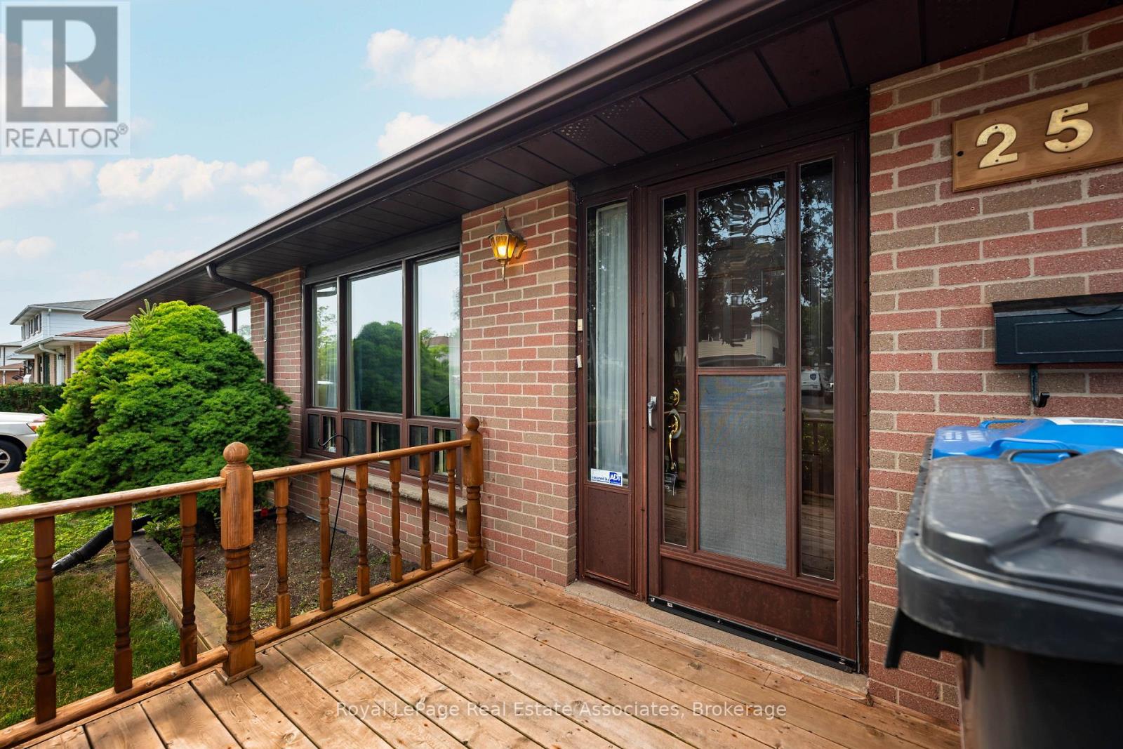 256 ARCHDEKIN DRIVE - 6