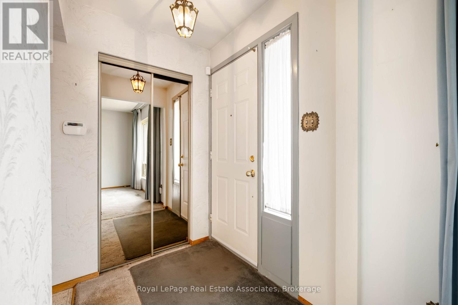 256 ARCHDEKIN DRIVE - 7