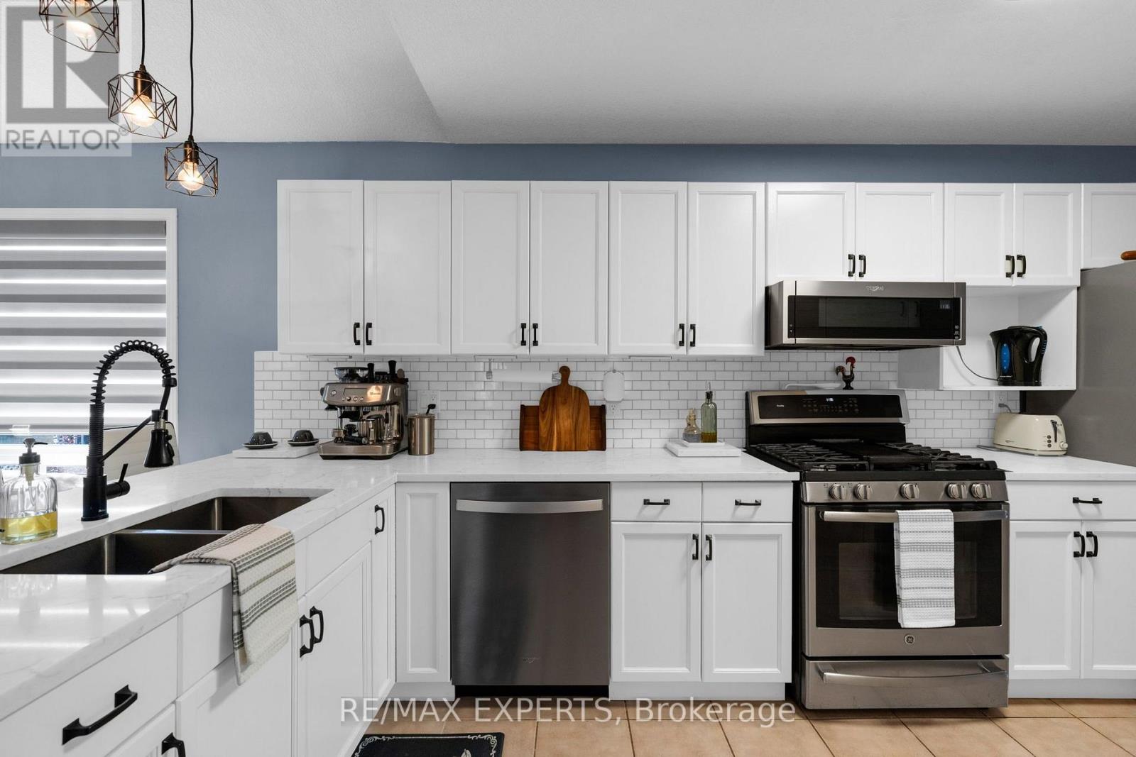 1 CAMERON COURT - 7