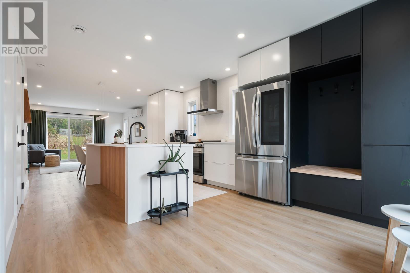 567 Young Street - 13