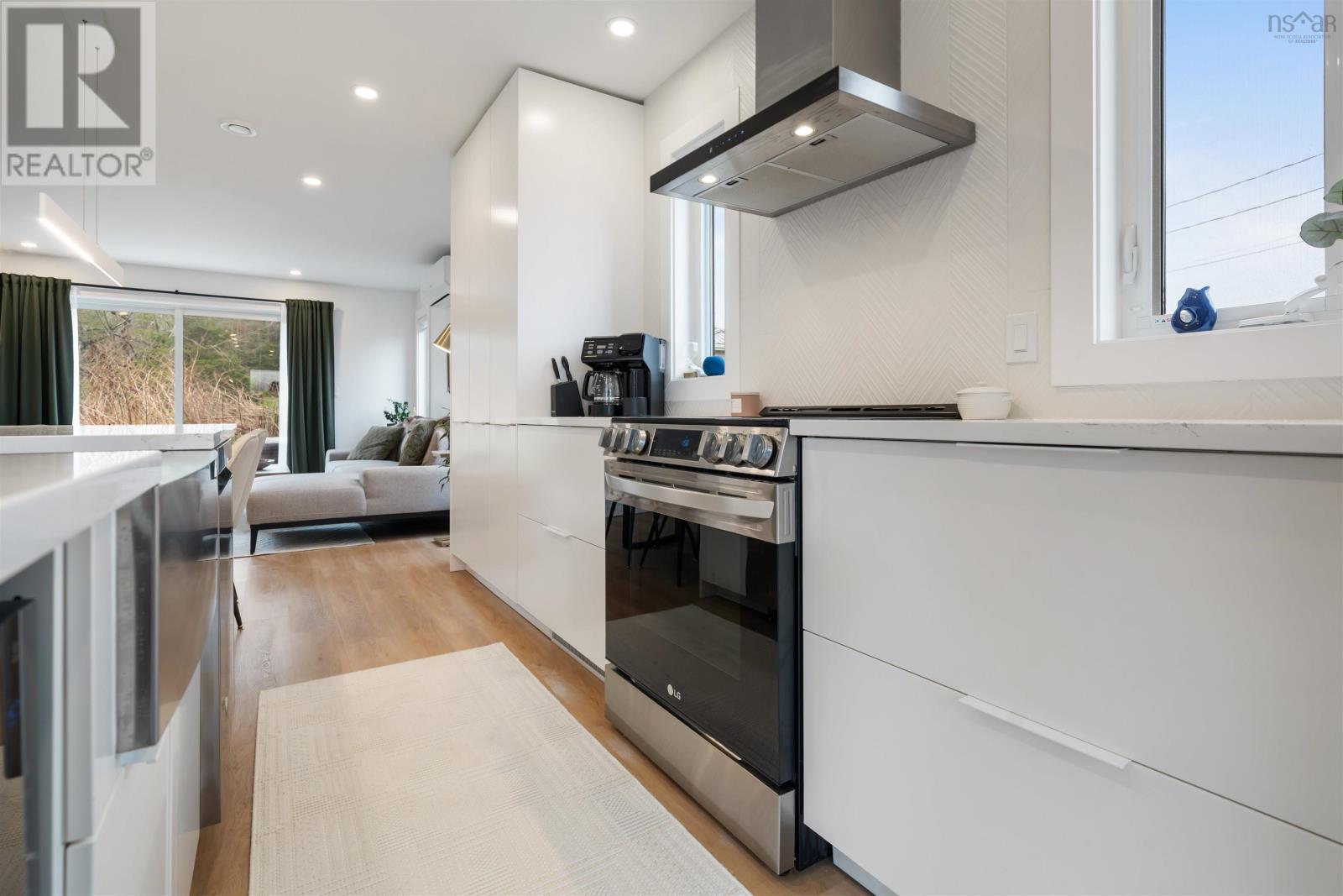567 Young Street - 17