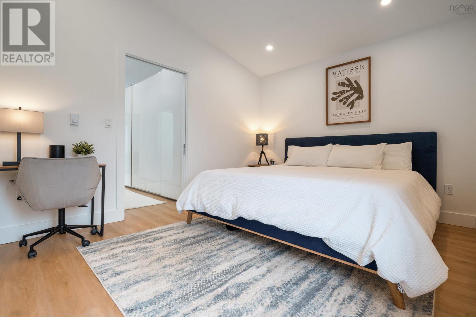 567 Young Street - 37