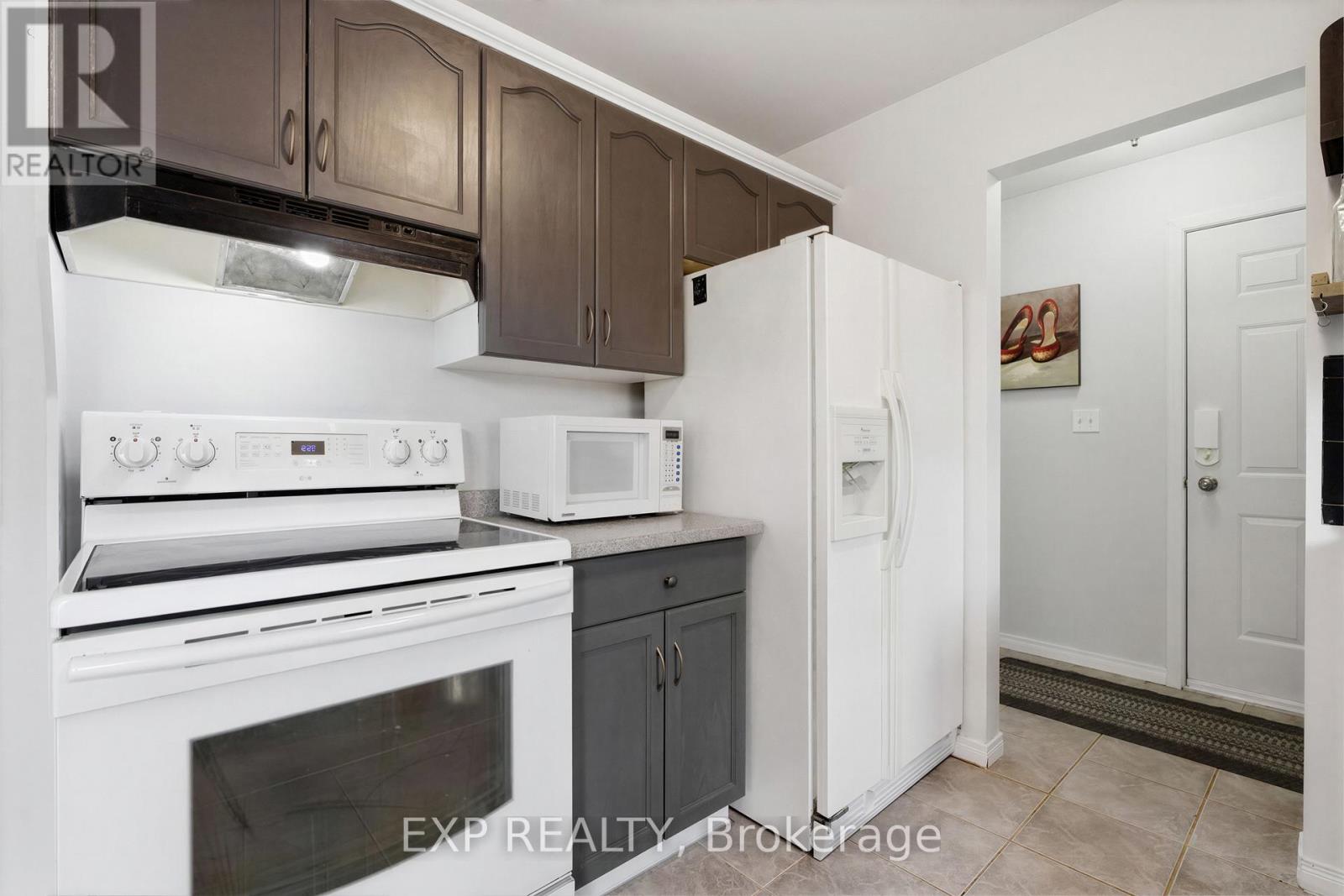 8 ABBOTT LANE - 13
