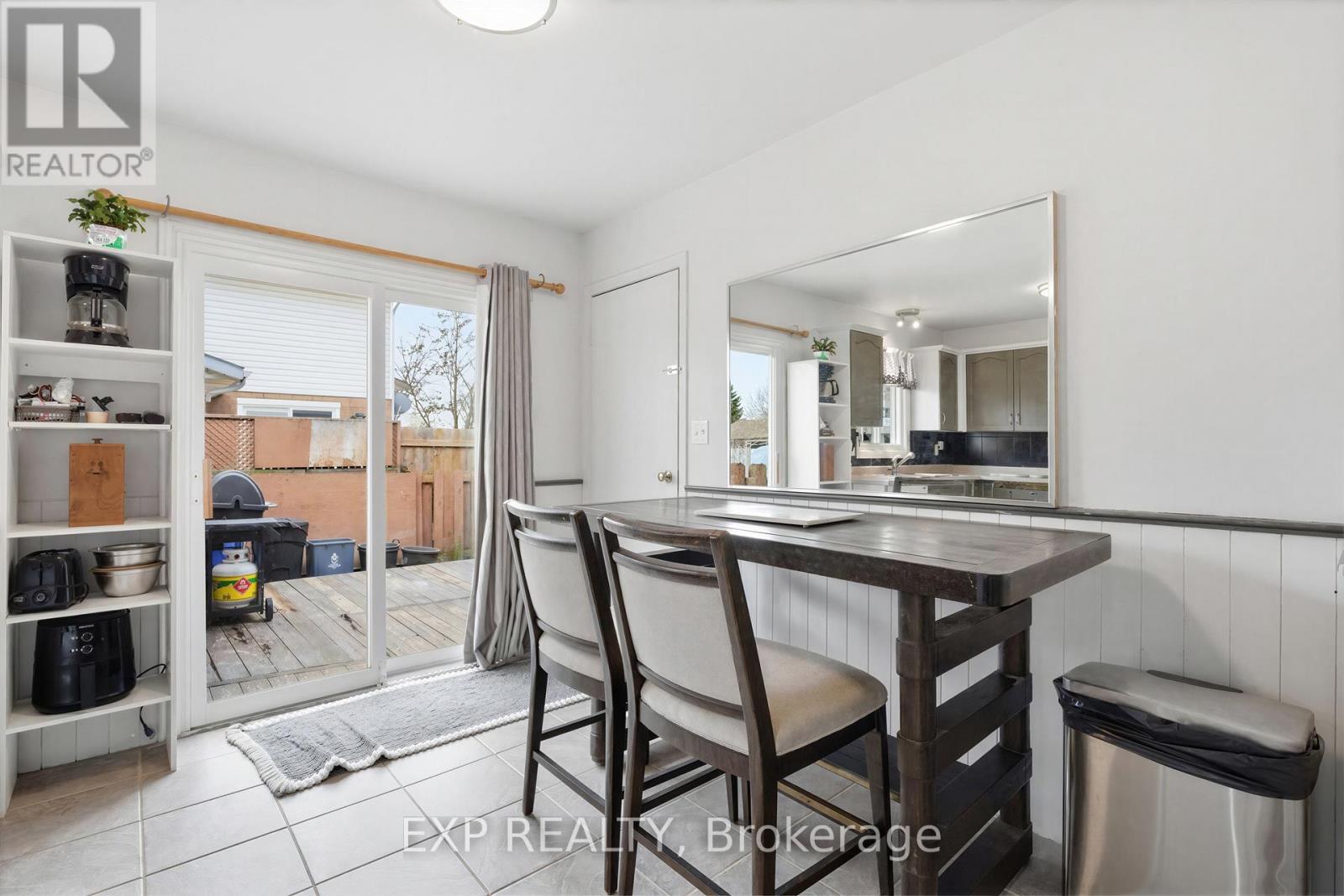 8 ABBOTT LANE - 16
