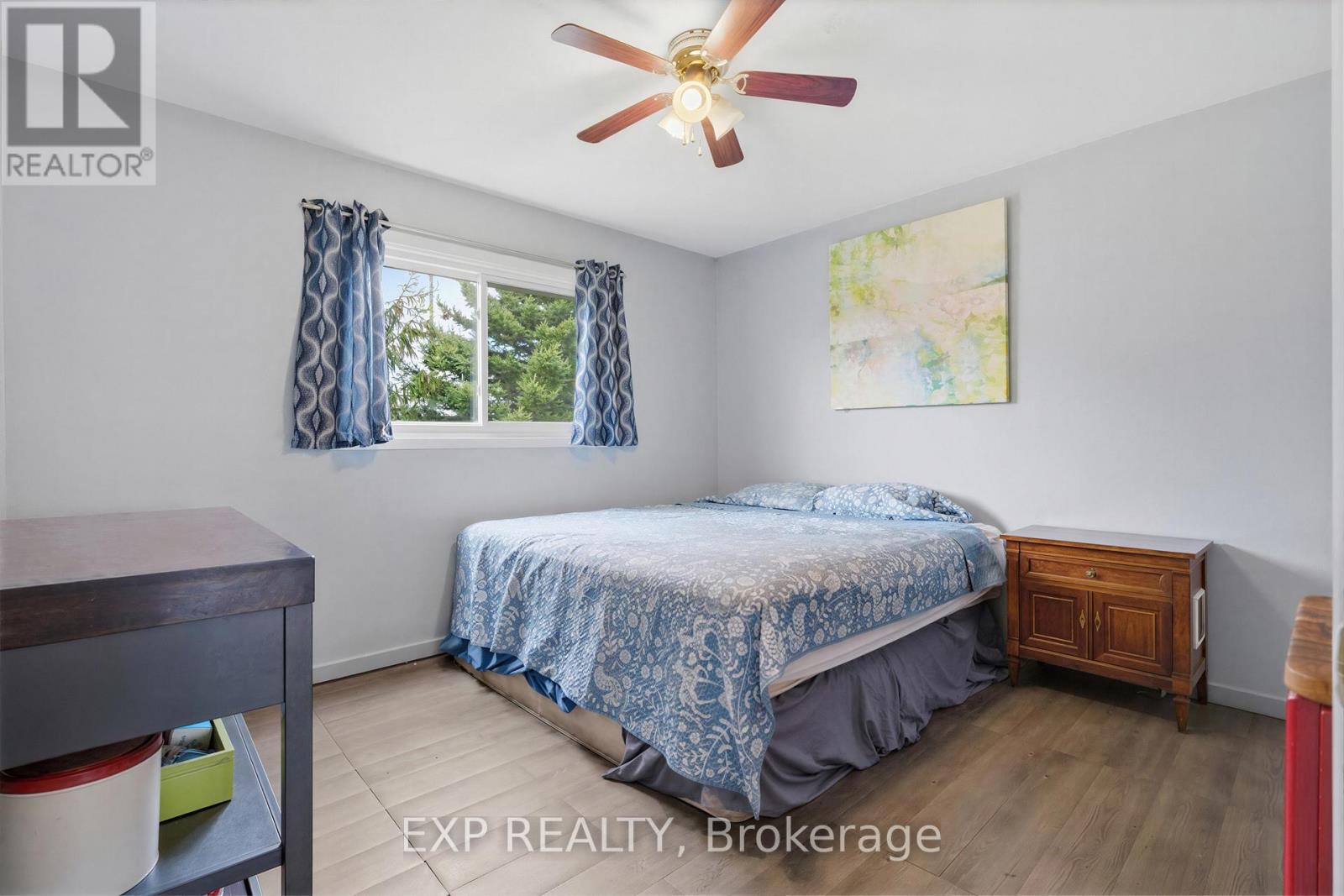 8 ABBOTT LANE - 19