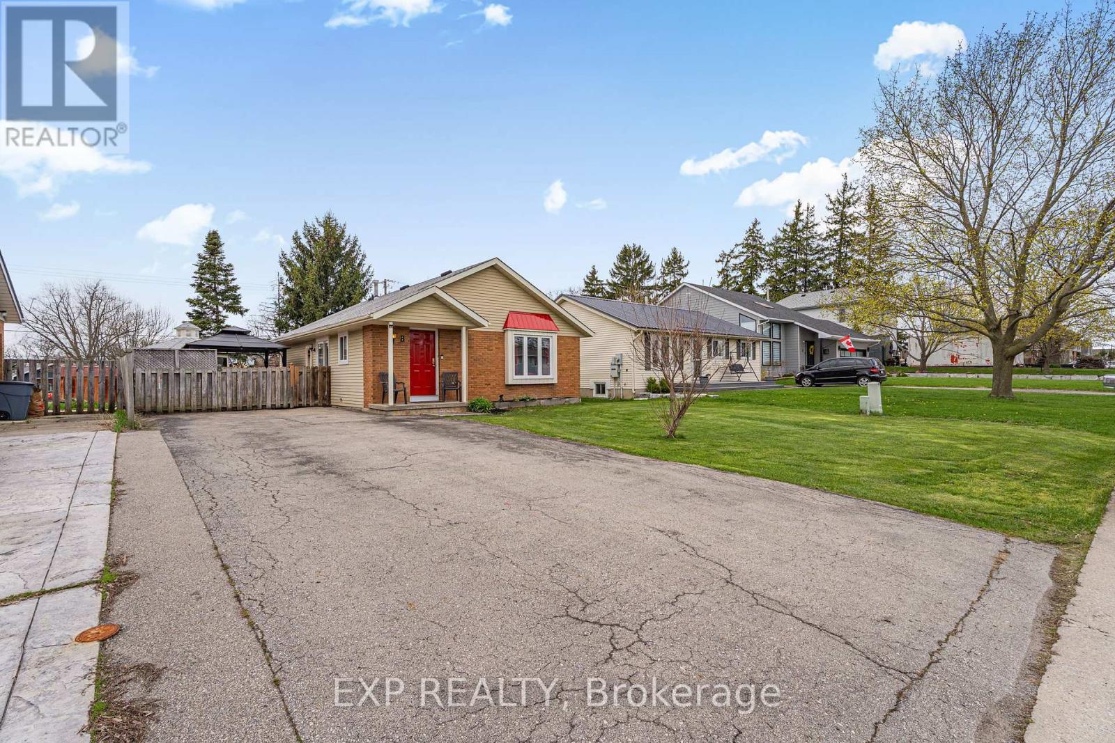 8 ABBOTT LANE - 2