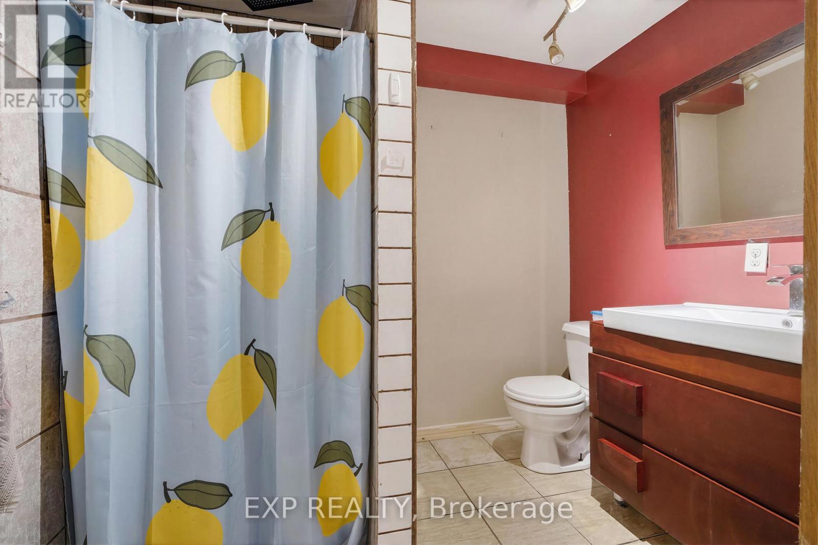 8 ABBOTT LANE - 28