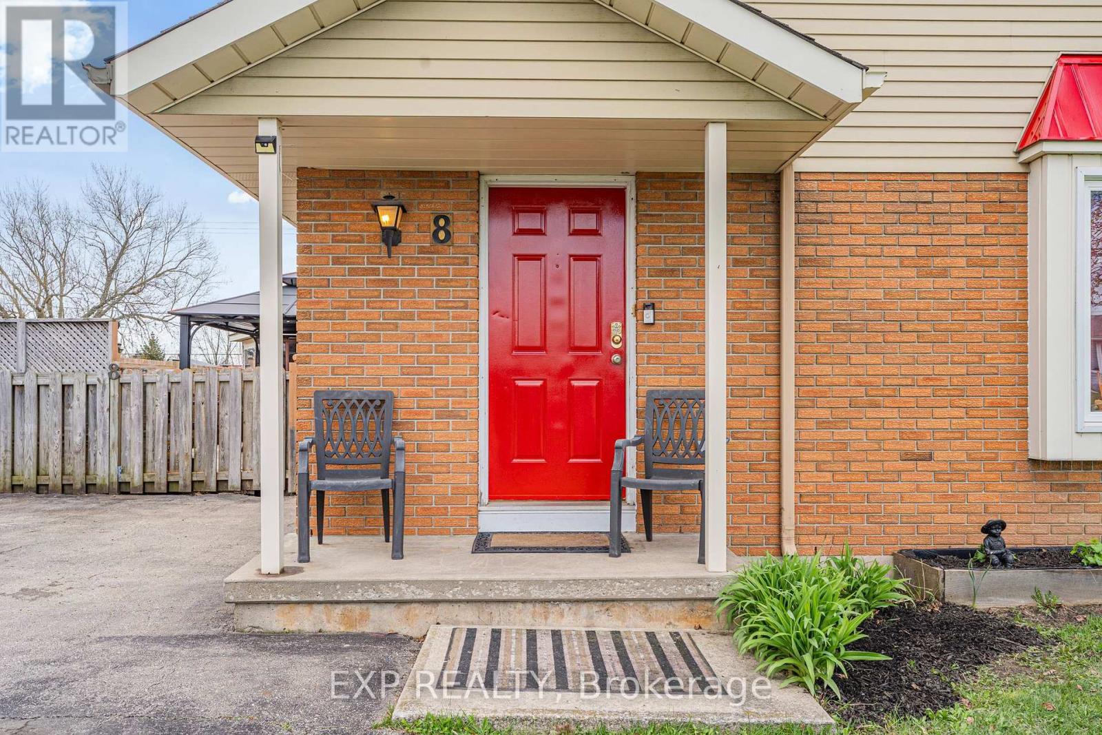 8 ABBOTT LANE - 3
