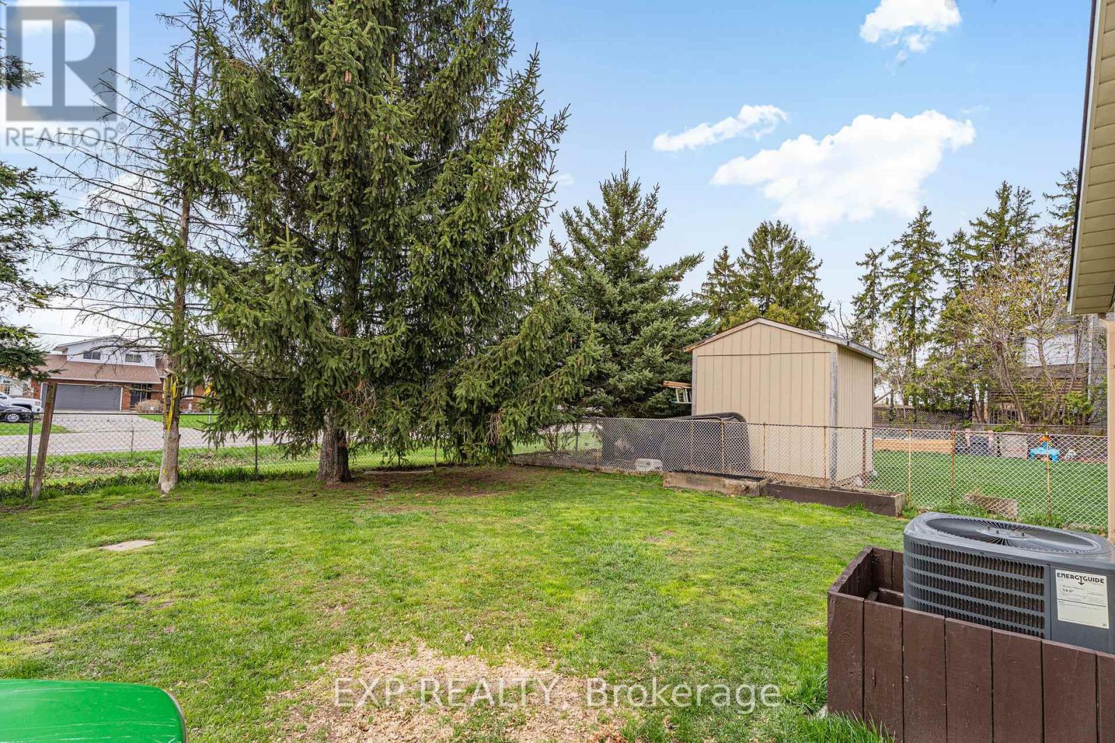 8 ABBOTT LANE - 35