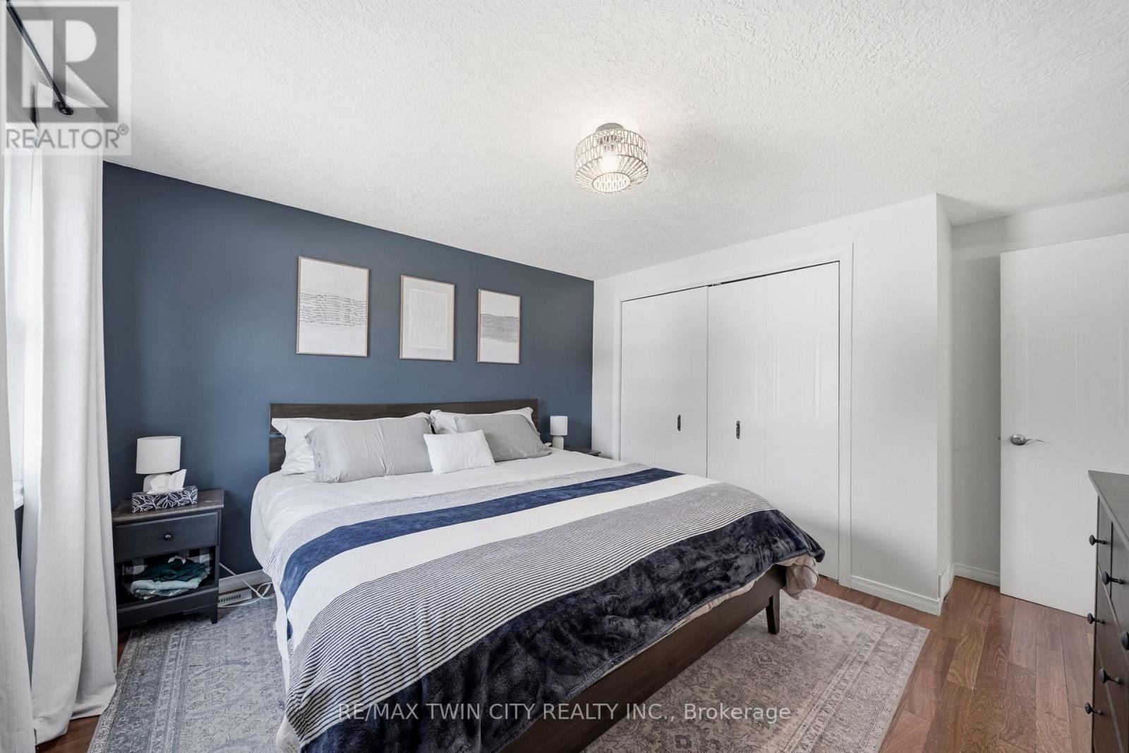 7 GLENDAN COURT - 16