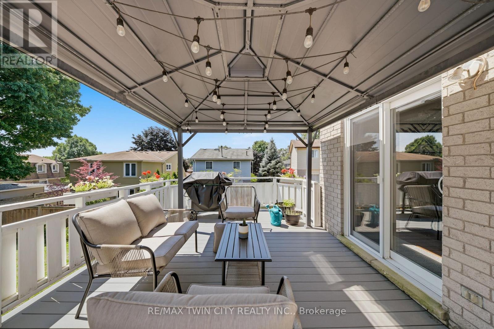 7 GLENDAN COURT - 6