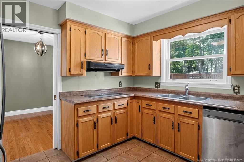 20 Hughes Crescent - Image 4