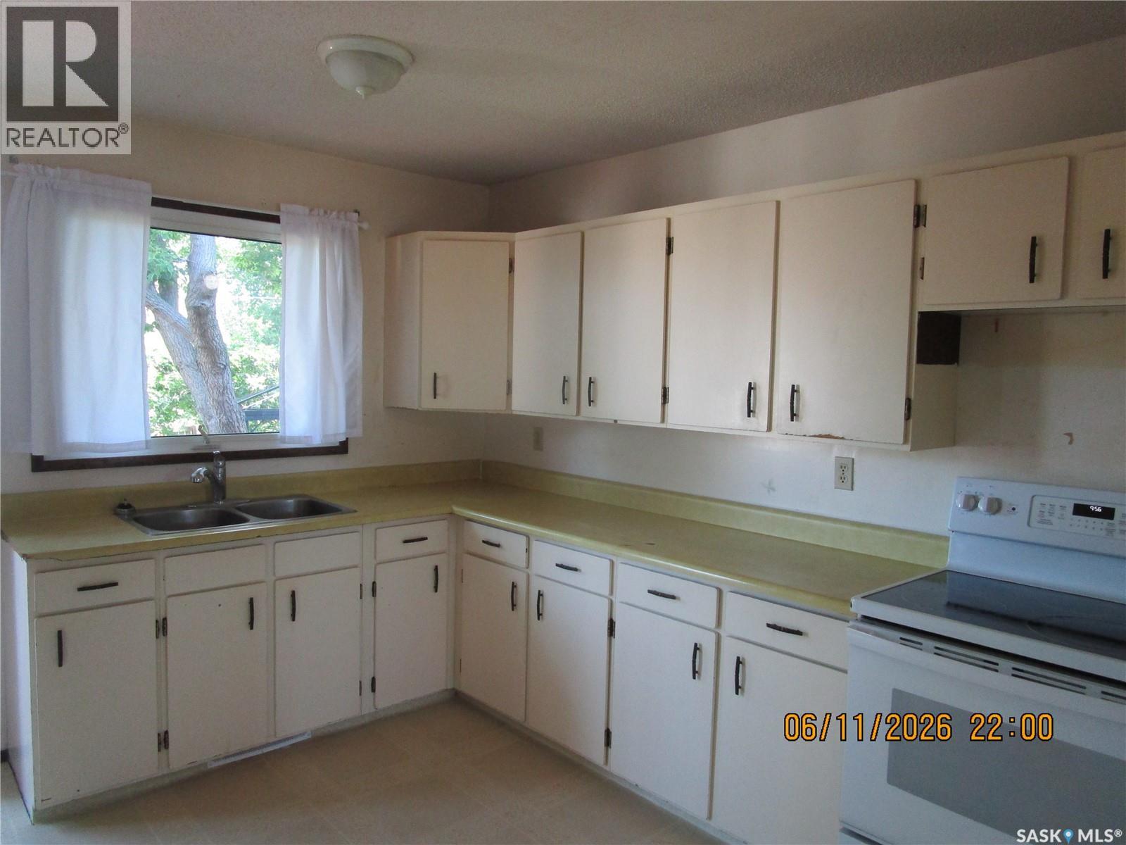 504 4th AVENUE W - 7