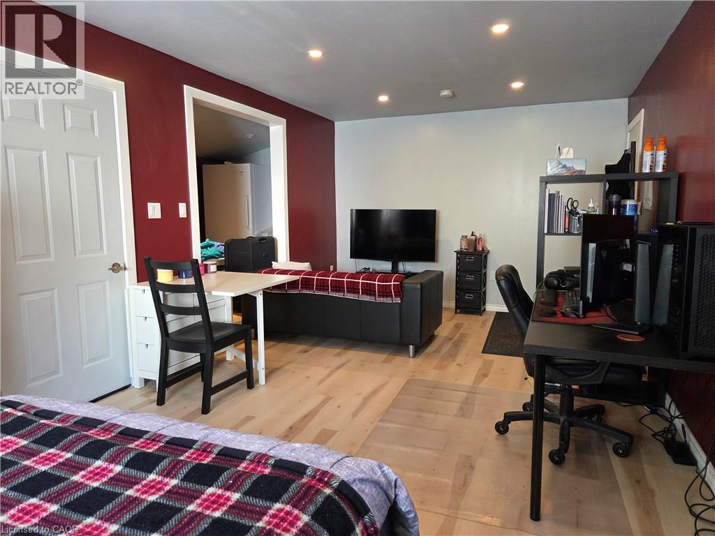112 INDIAN Road - 28