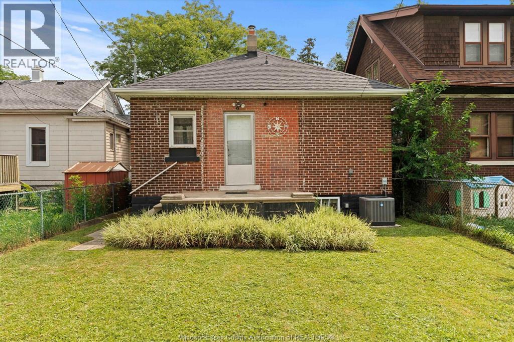 1167 BRUCE AVENUE - 24