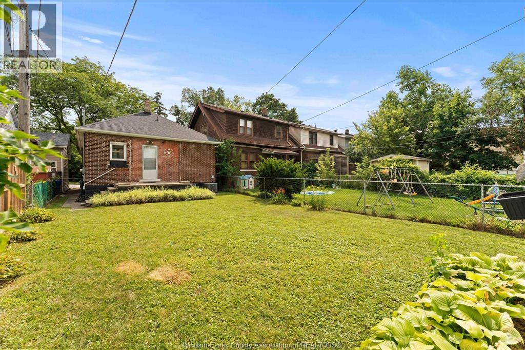 1167 BRUCE AVENUE - 26