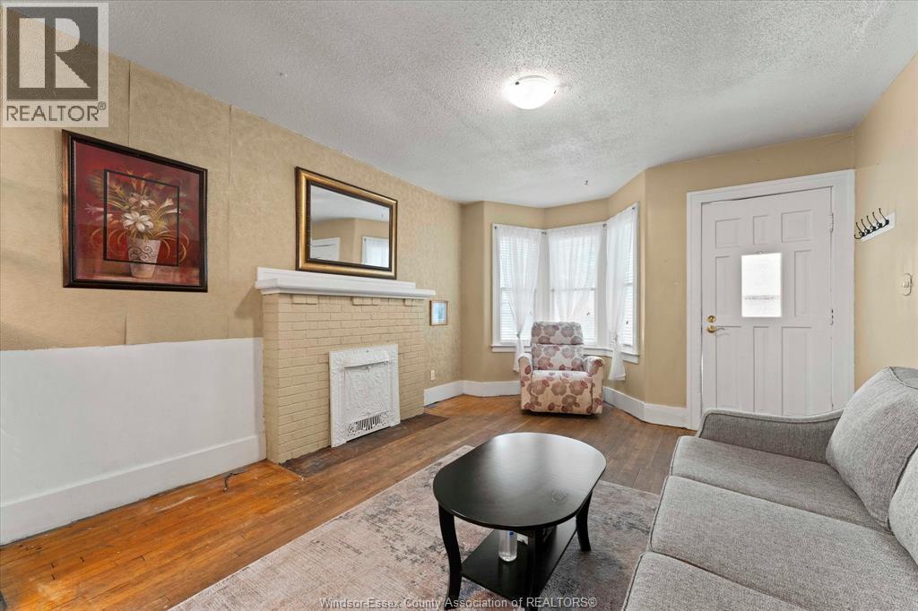 1167 BRUCE AVENUE - 6