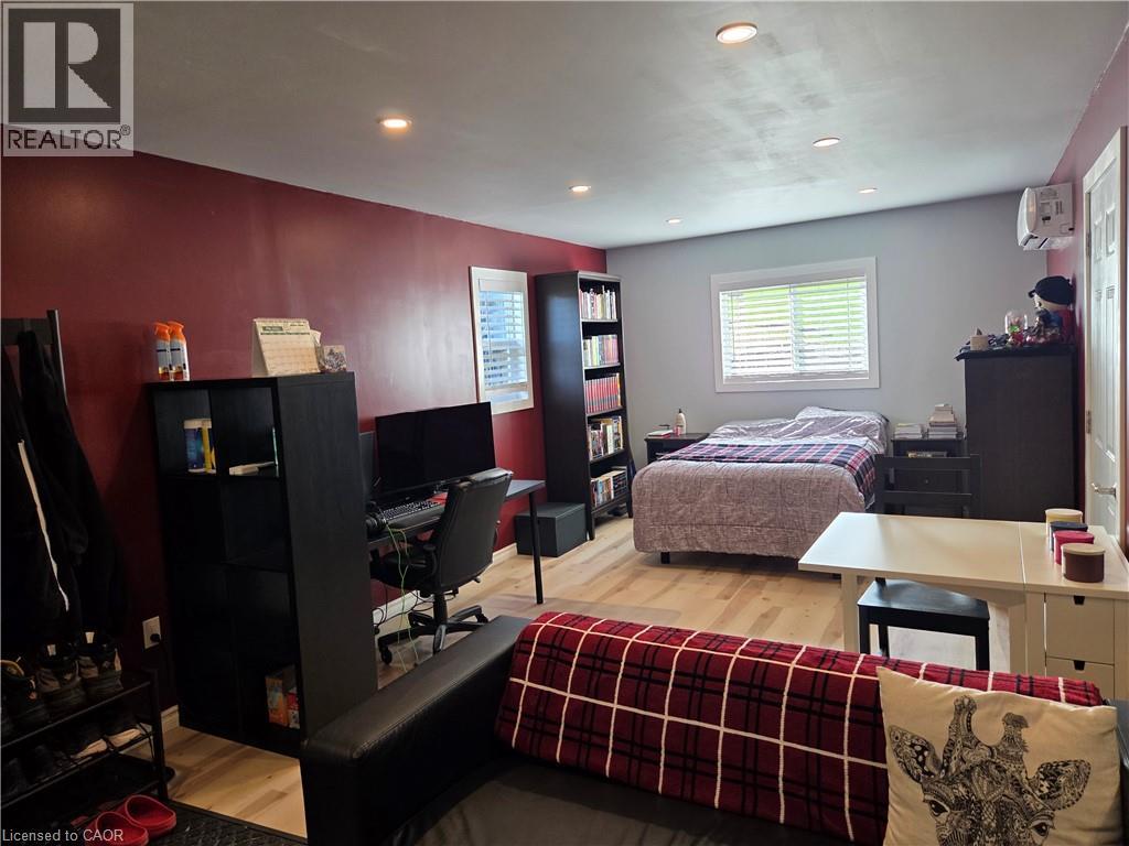 112 INDIAN Road - 27