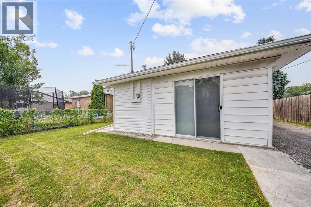2628 MEIGHEN ROAD - 27