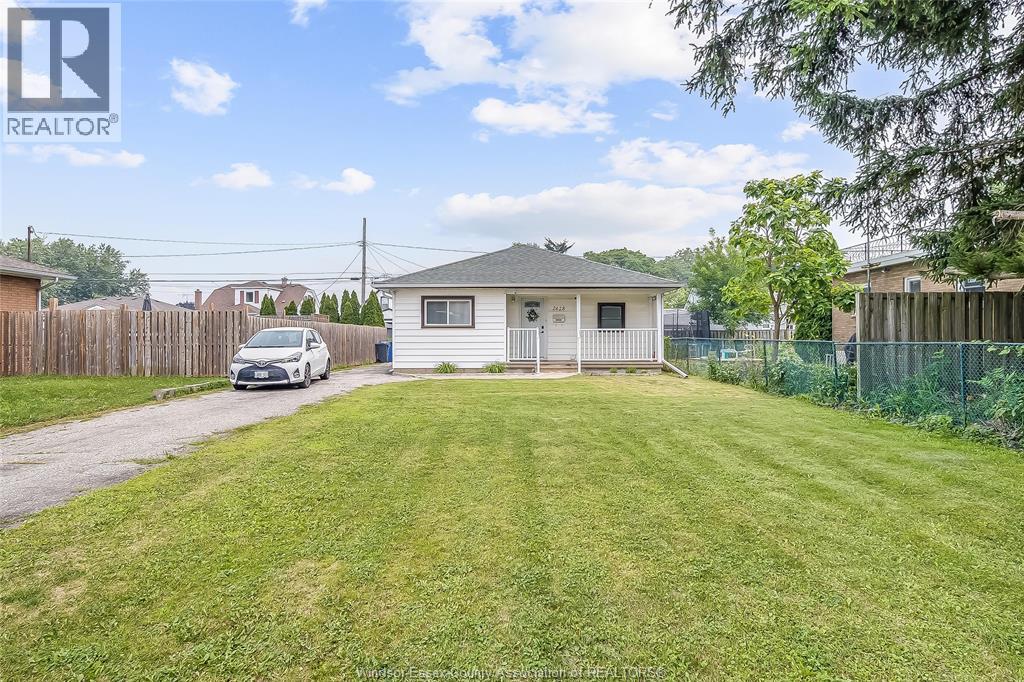 2628 MEIGHEN ROAD - 30