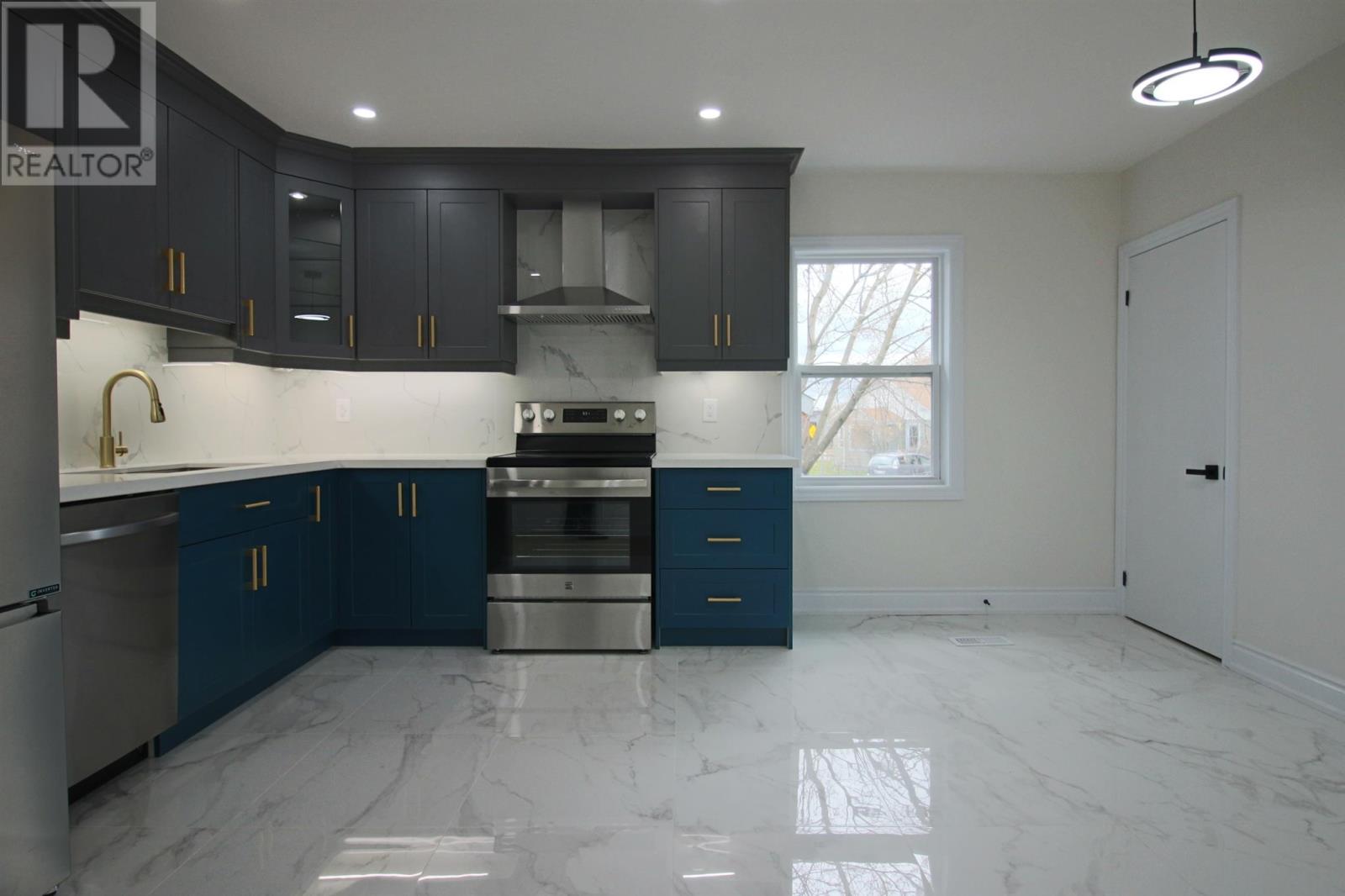 35 Walnut ST - 15