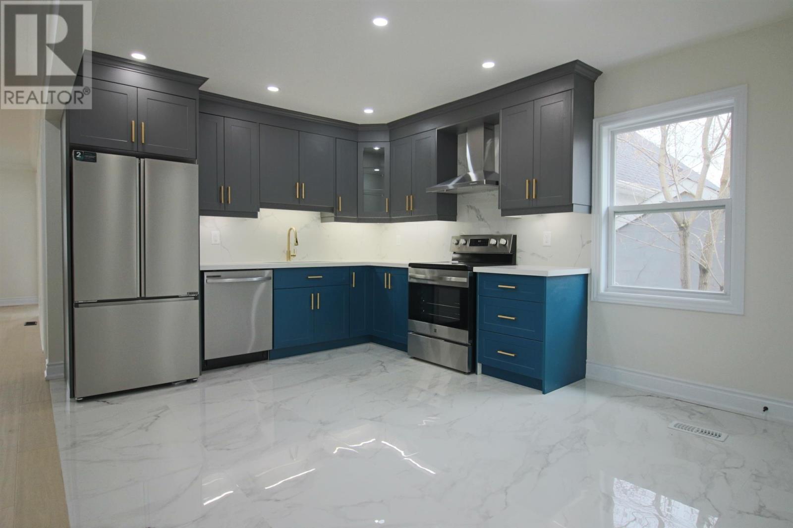 35 Walnut ST - 16