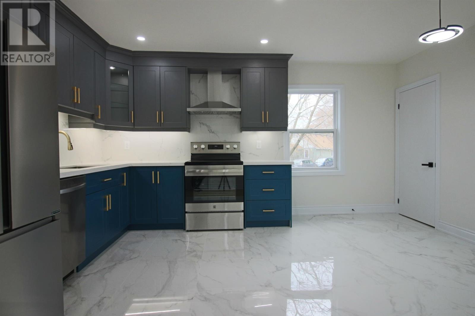 35 Walnut ST - 18