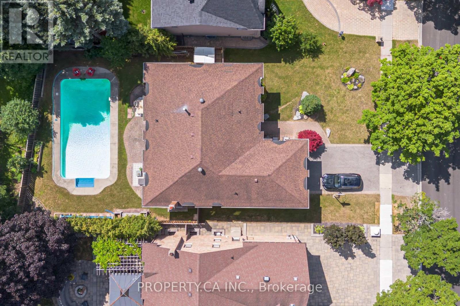 143 CAMBRIDGE CRESCENT - 48