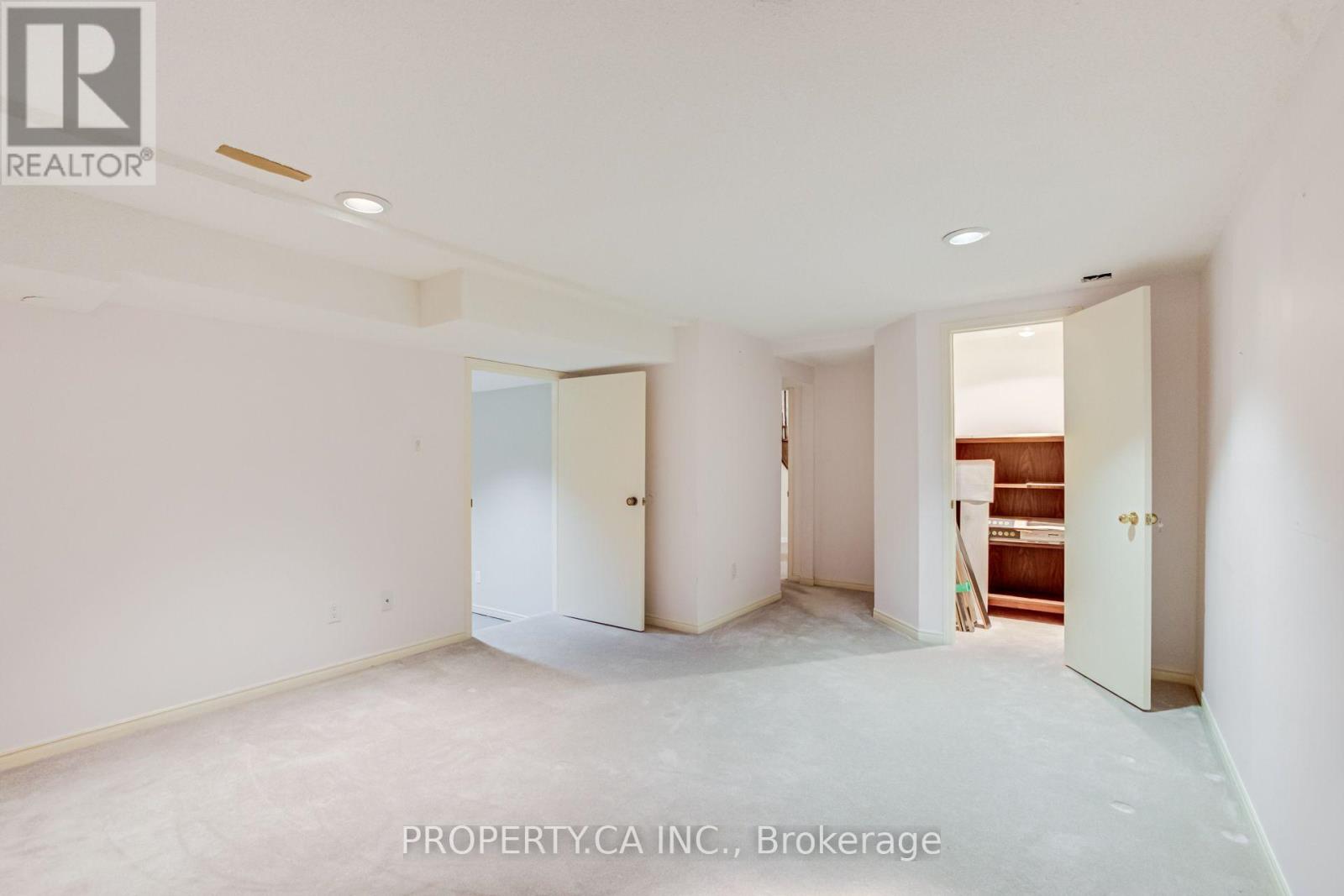 143 CAMBRIDGE CRESCENT - 46