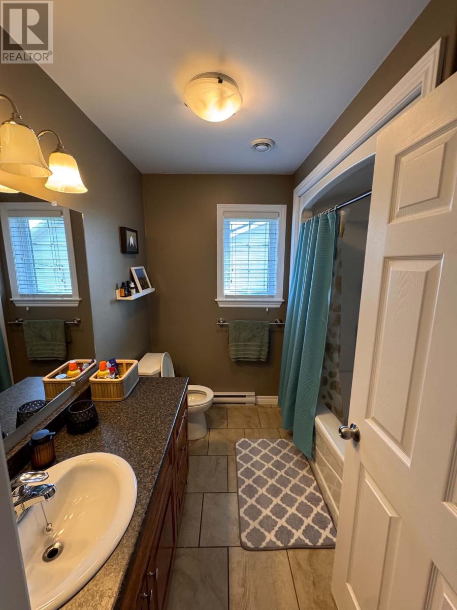 18 Capri Court - 16