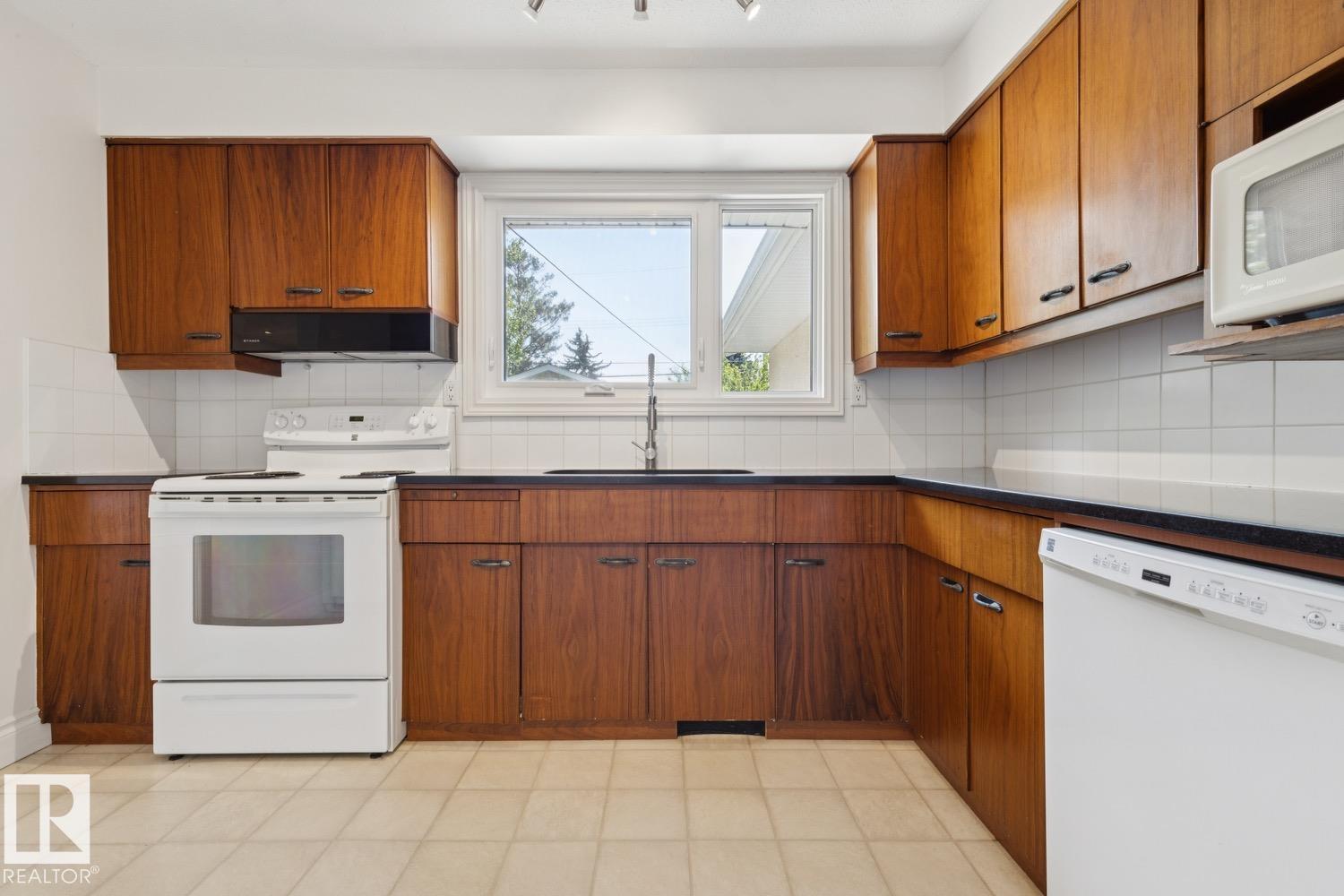 11519 42 AV NW - 12