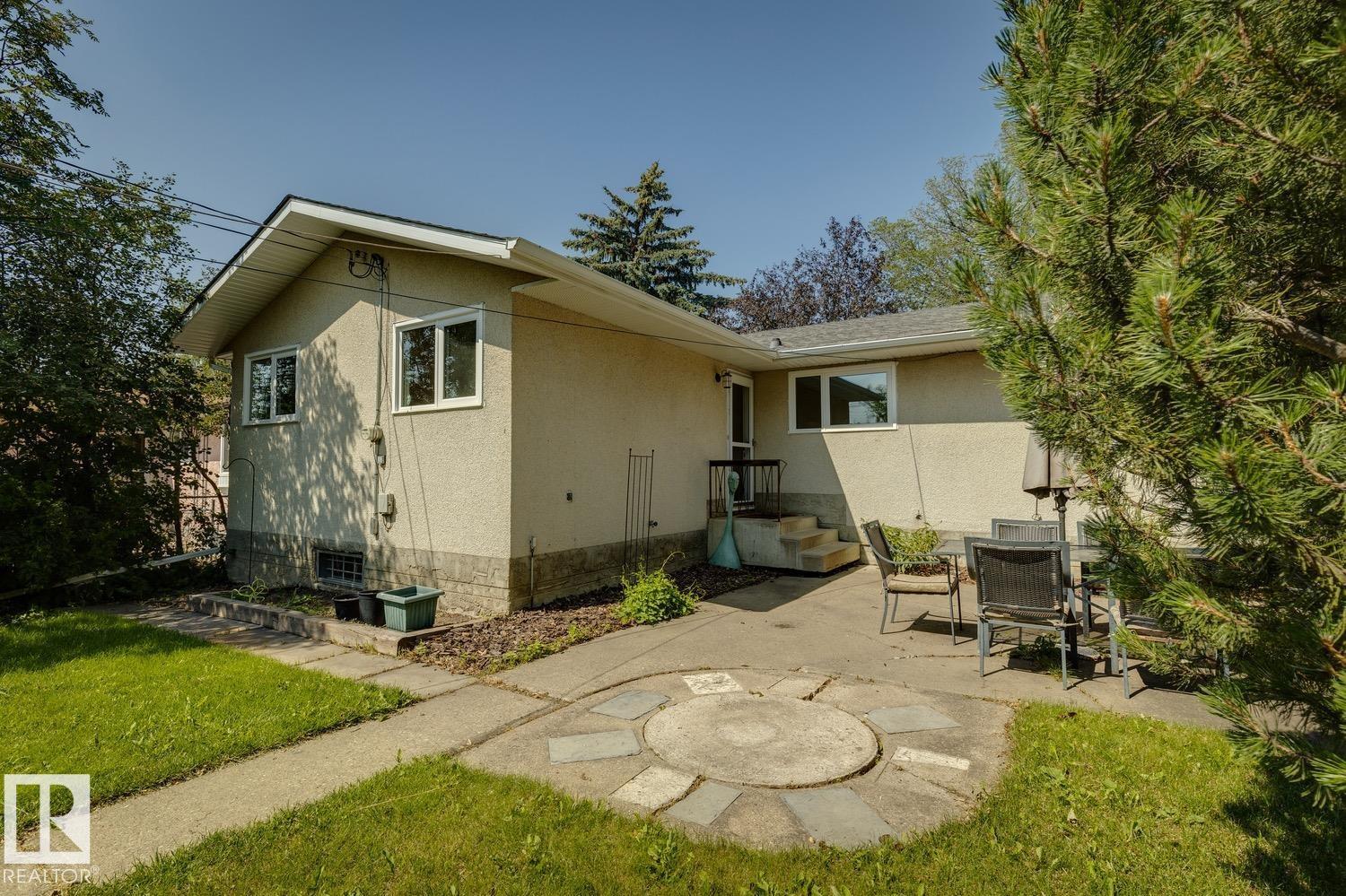 11519 42 AV NW - 32