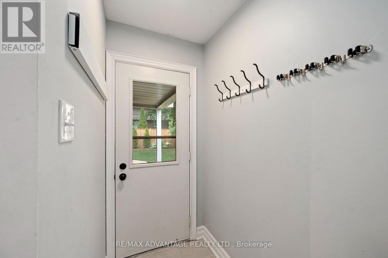 12 SPENCER CRESCENT - Image 15