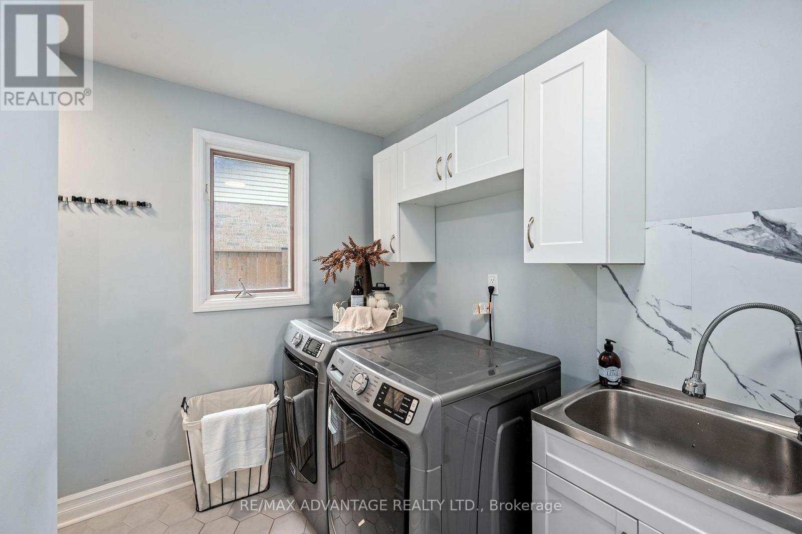 12 SPENCER CRESCENT - Image 16