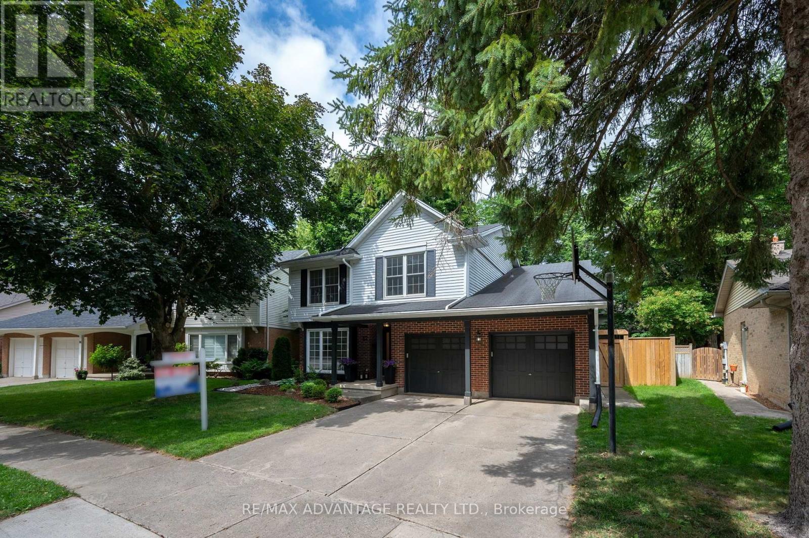 12 SPENCER CRESCENT - Image 2