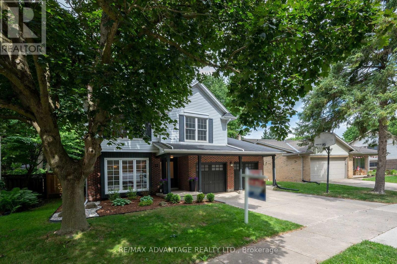 12 SPENCER CRESCENT - Image 3
