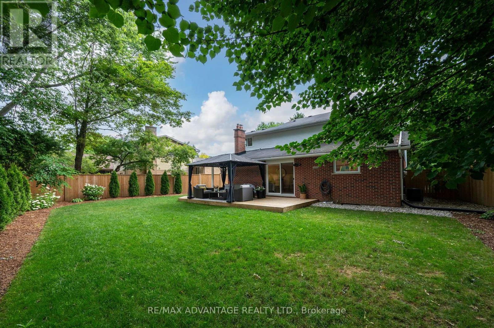 12 SPENCER CRESCENT - Image 33