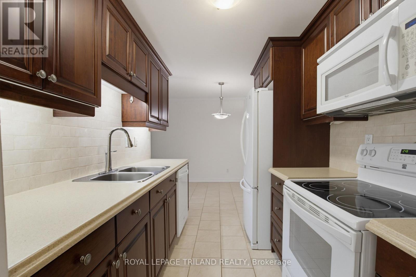 #104 91 SPRUCE STREET W - 2