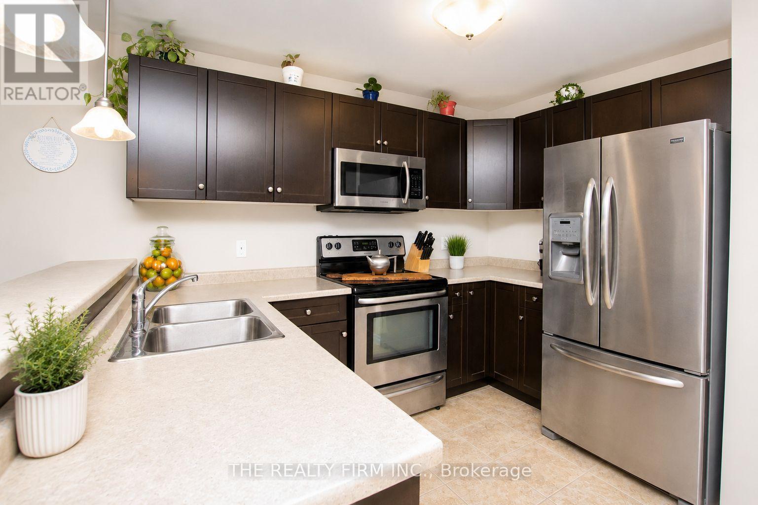 884 REEVES AVENUE - 12