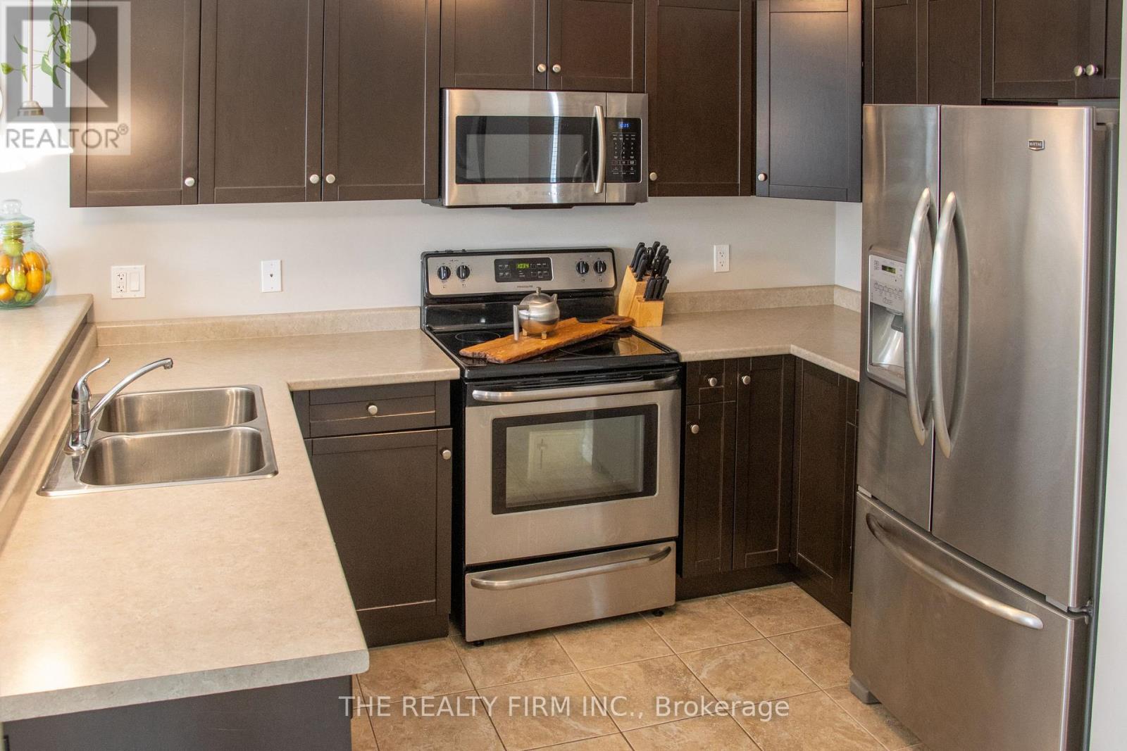 884 REEVES AVENUE - 13