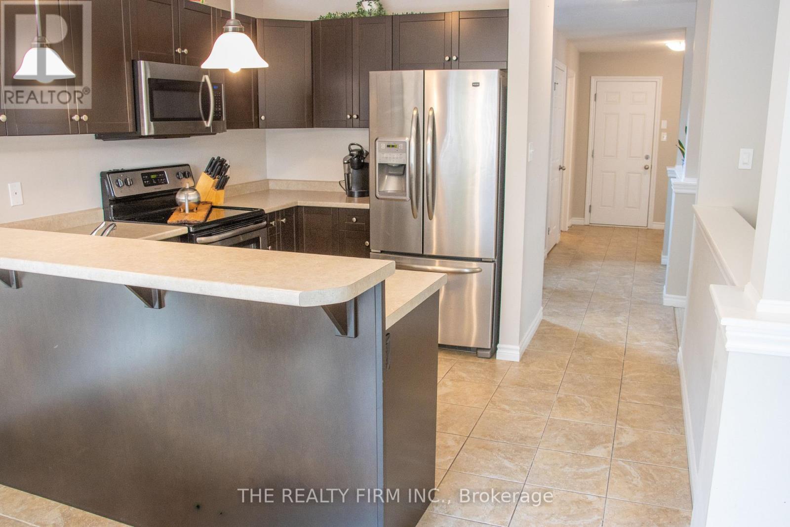 884 REEVES AVENUE - 15