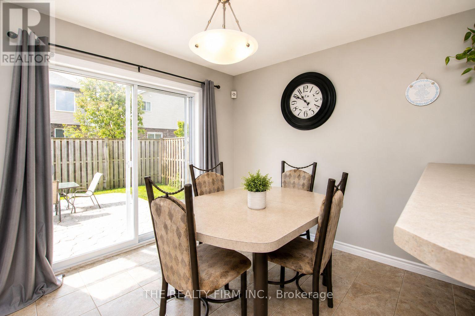 884 REEVES AVENUE - 17