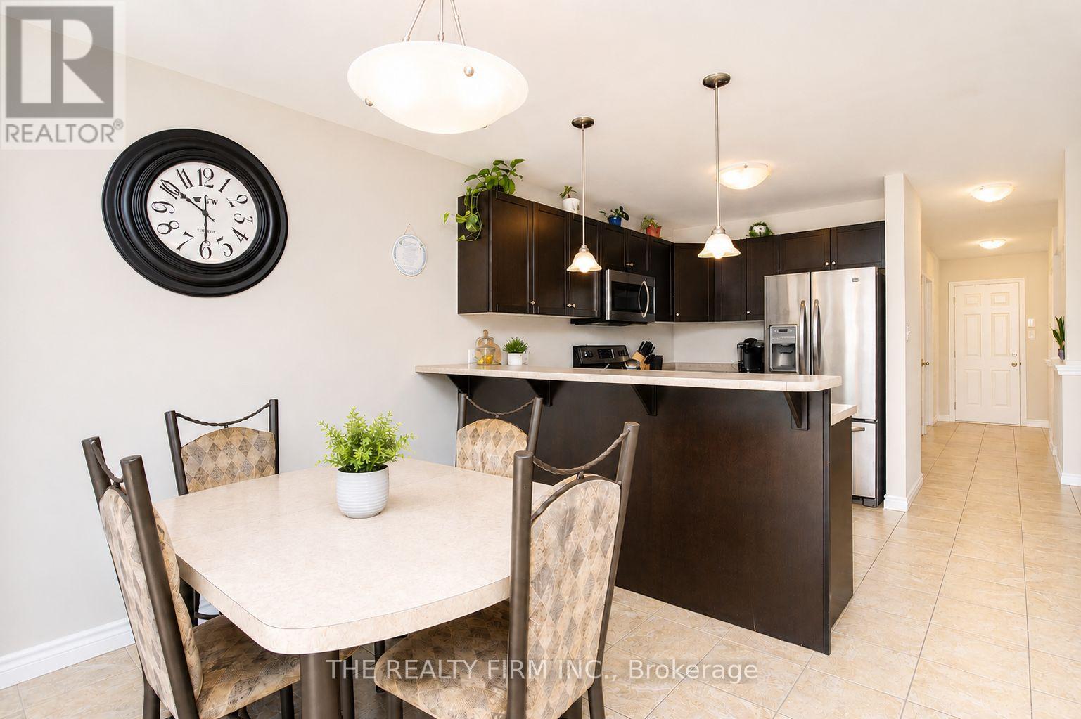884 REEVES AVENUE - 19