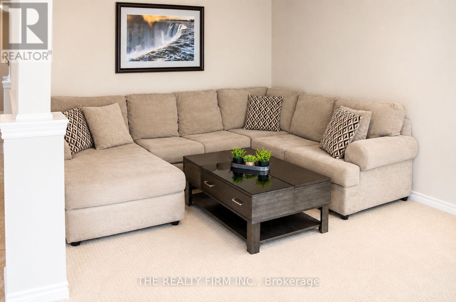 884 REEVES AVENUE - 21